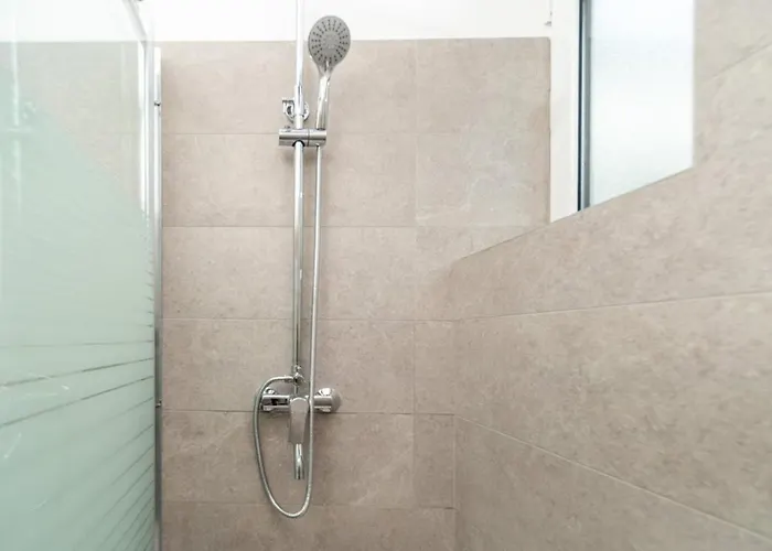 In Barbat With Sea View, Balcony, Air Conditioning 660-4 * Barbat na Rabu