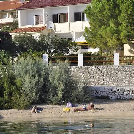 In Barbat With Sea View, Balcony, Air Conditioning 660-4 * Barbat na Rabu