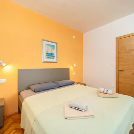 In Barbat With Sea View, Balcony, Air Conditioning 660-4 Apartamento Barbat na Rabu