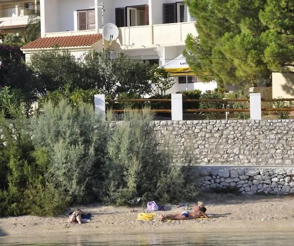 In Barbat With Sea View, Balcony, Air Conditioning 660-4 * Barbat na Rabu